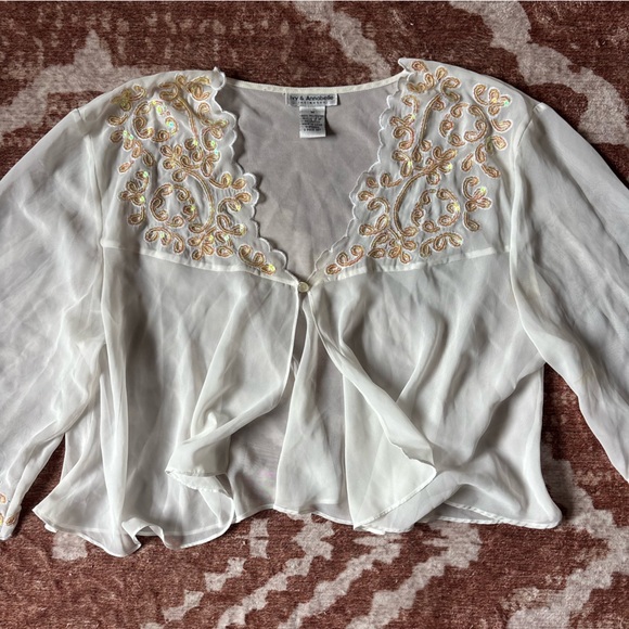 Vintage Embroidered sheer top - Picture 4 of 6
